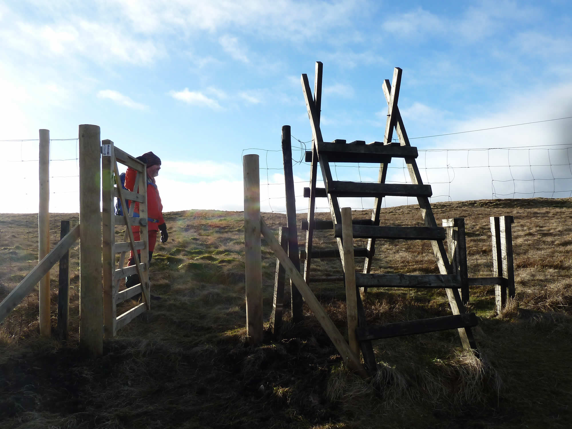Hill walking in Scotland - www.simonking.bike