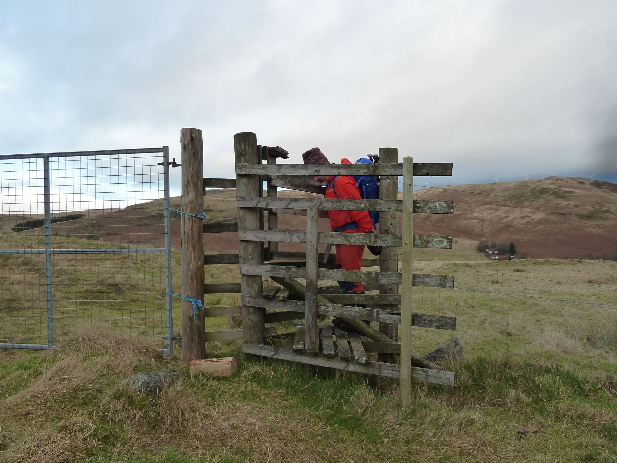 Hill walking in Scotland - www.simonking.bike