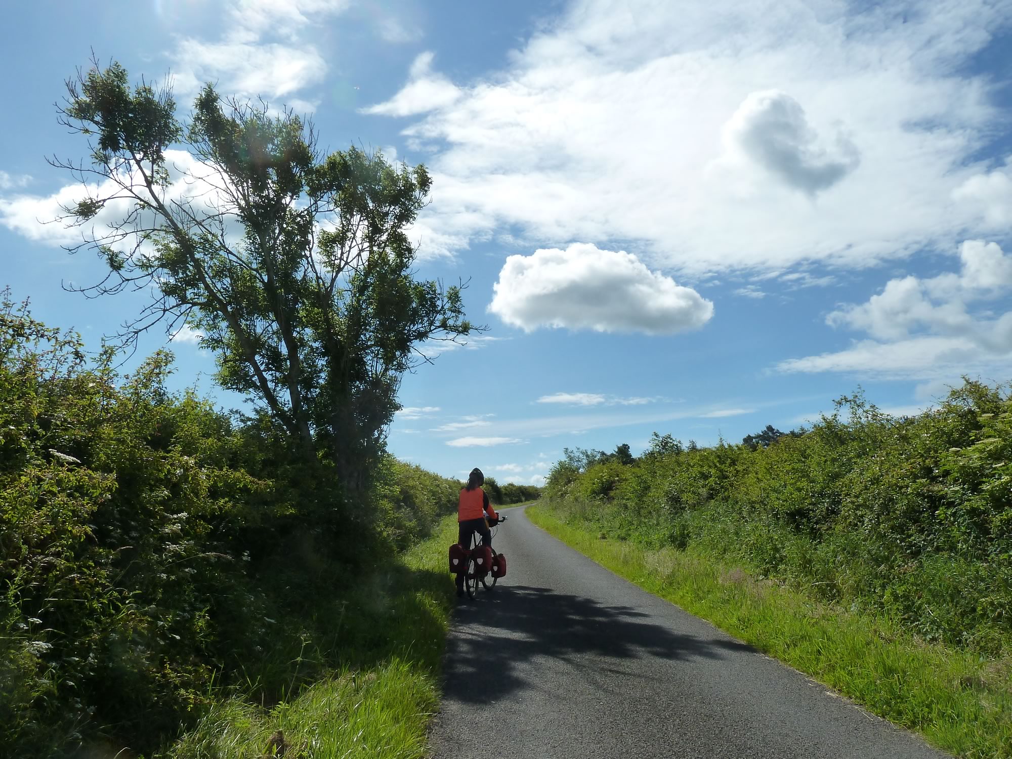 Cycling from the Scottish Borders to Northumberland, England - www.simonking.bike