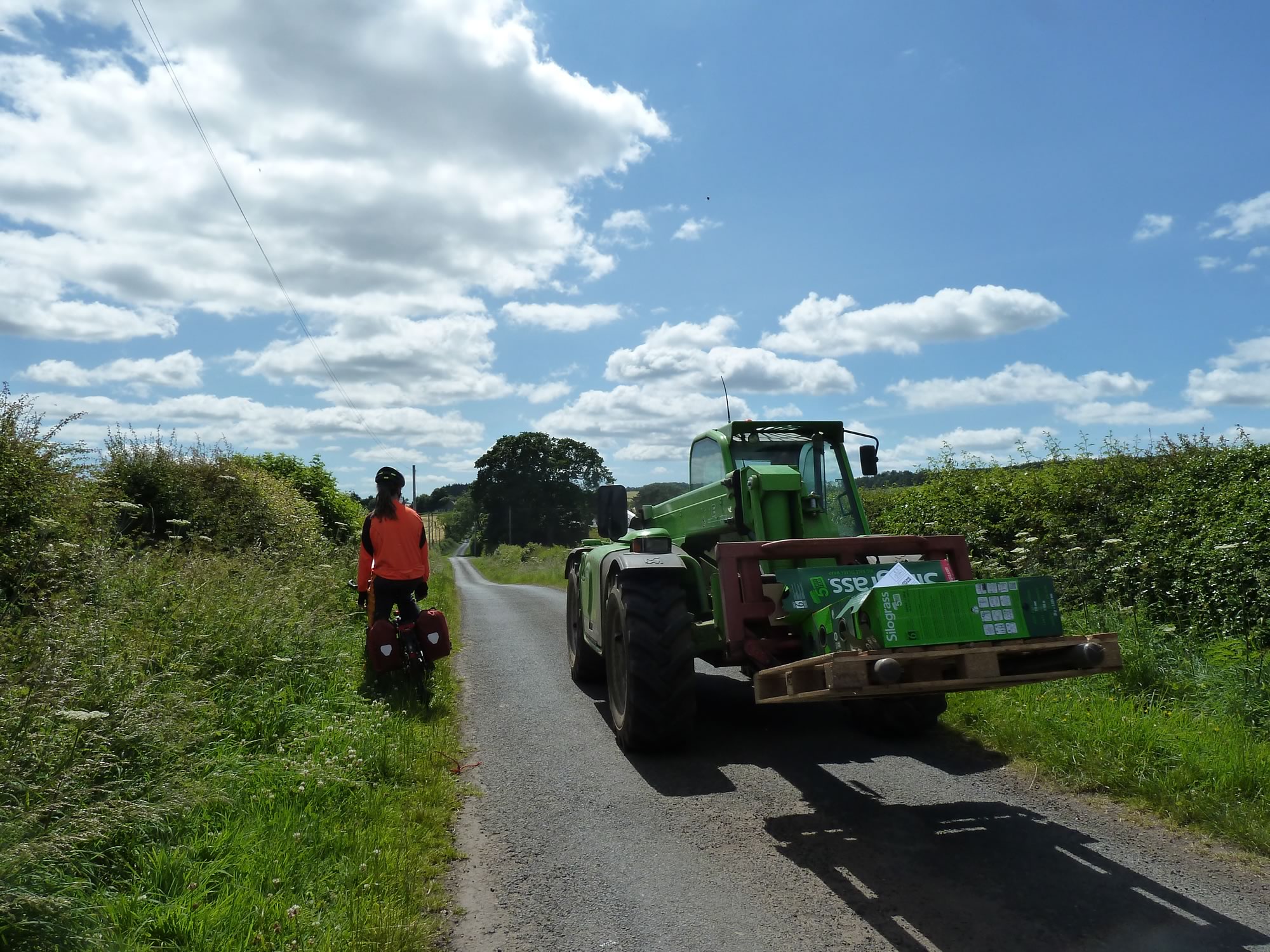 Cycling from the Scottish Borders to Northumberland, England - www.simonking.bike