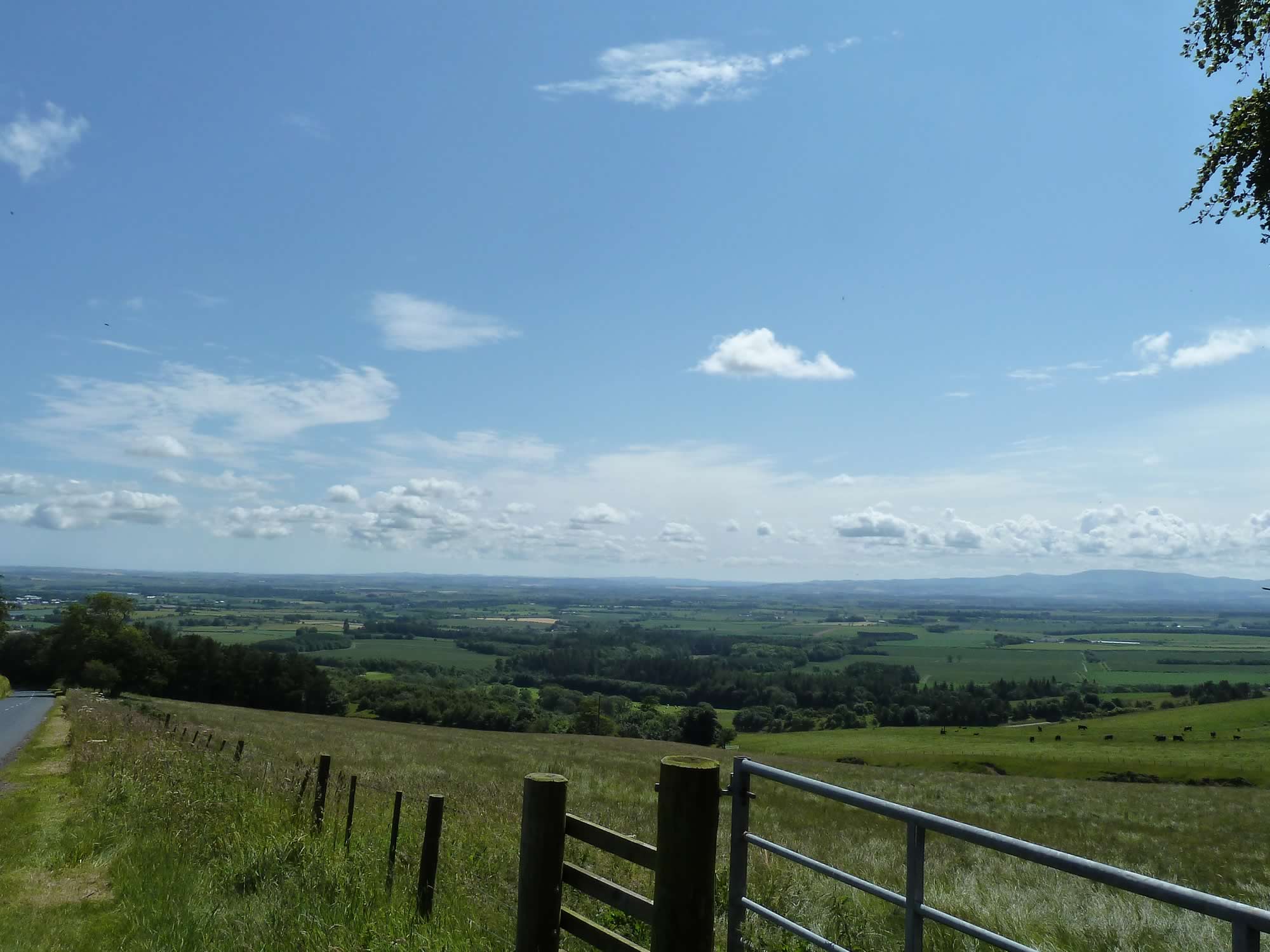 Cycling from Craster (Northumberland, England) back to Edinburgh - www.simonking.bike