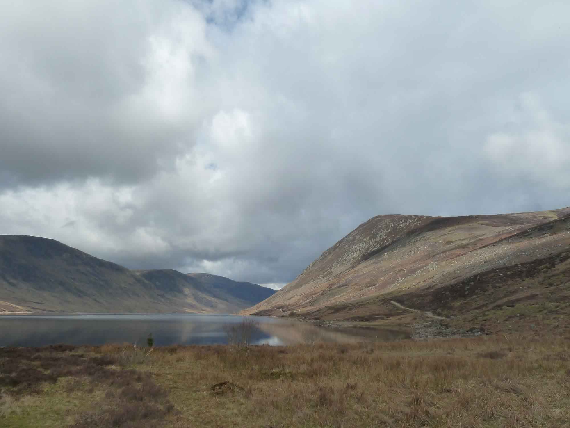 Hillwalking in Perthshire - www.simonking.bike